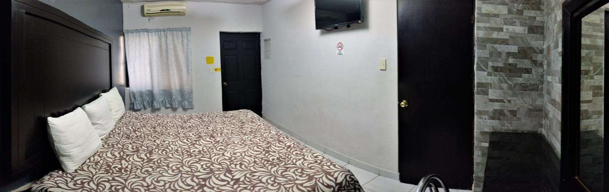 Laguna Inn Torreón Esterno foto